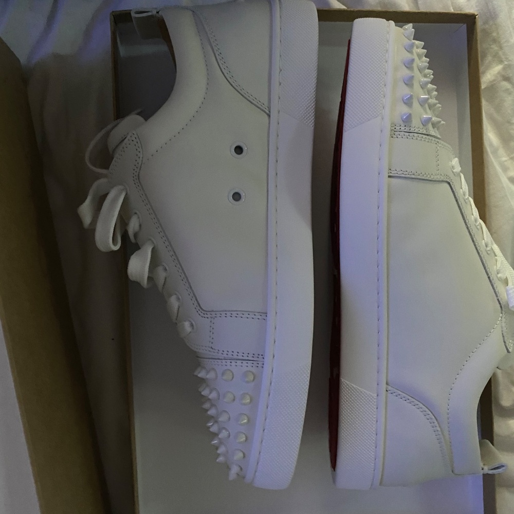 Christian Louboutin - Picture 4 of 5